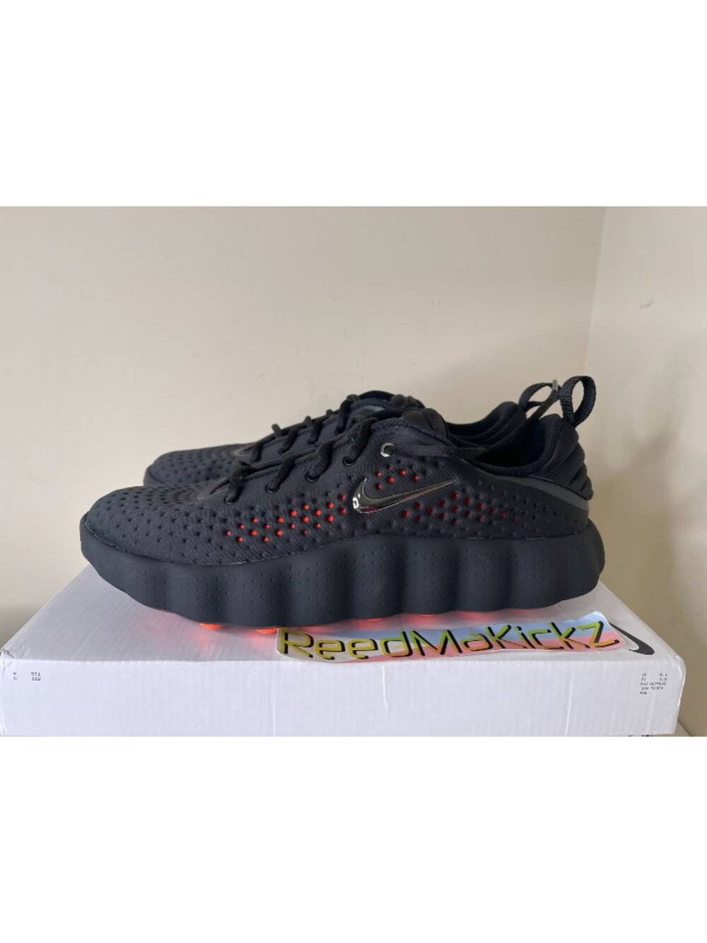 Nike Mind 002 Black Crimson Mens 10us 100% AUTHENTIC PRE OWNED